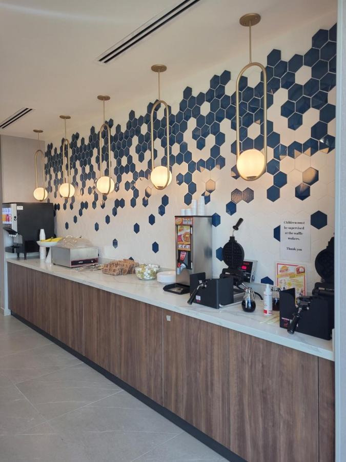 La Quinta Inn & Suites By Wyndham Теръл Екстериор снимка