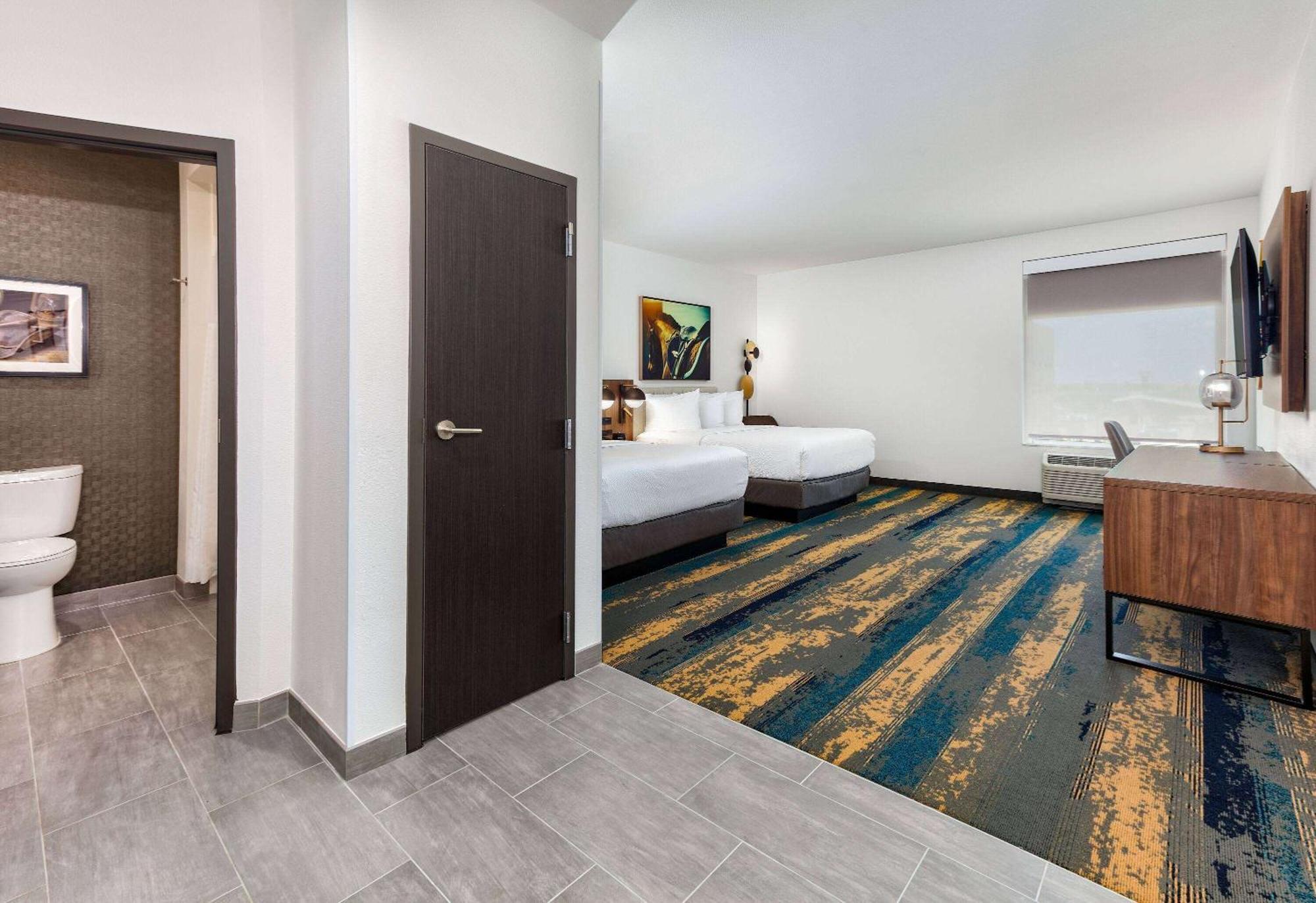 La Quinta Inn & Suites By Wyndham Теръл Екстериор снимка