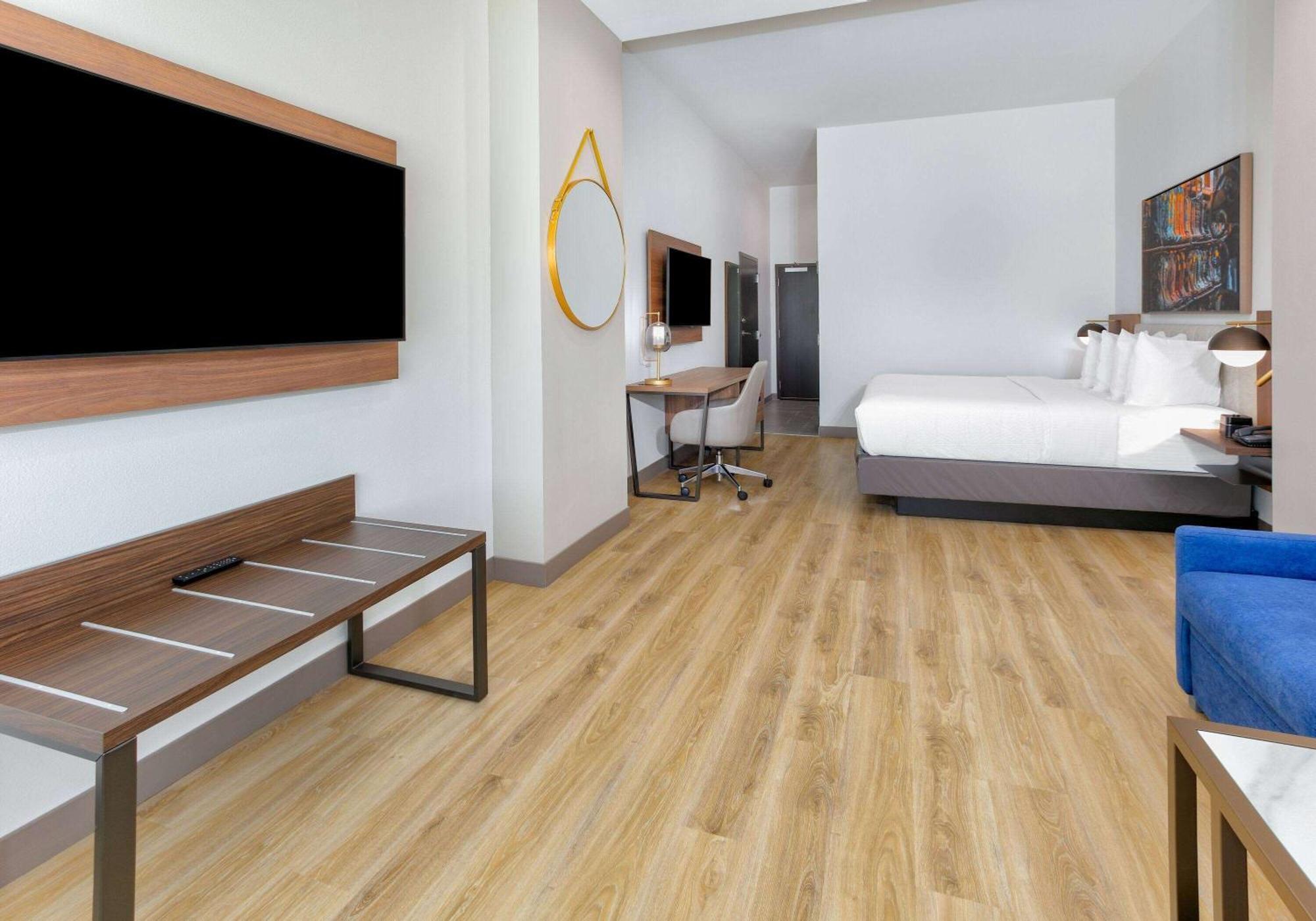 La Quinta Inn & Suites By Wyndham Теръл Екстериор снимка